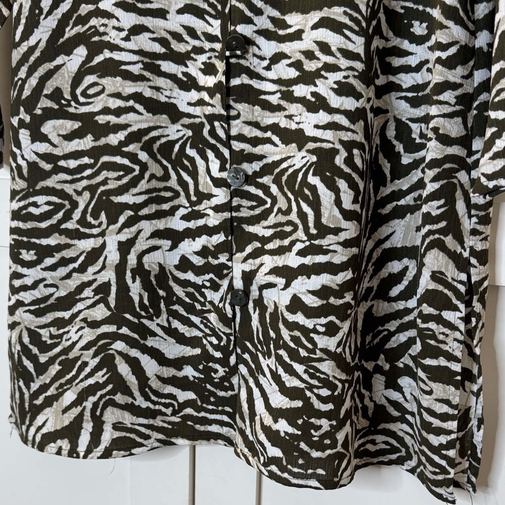 Karen Scott Zebra Print Women's Top Button Front size Medium - Picture 7 of 12